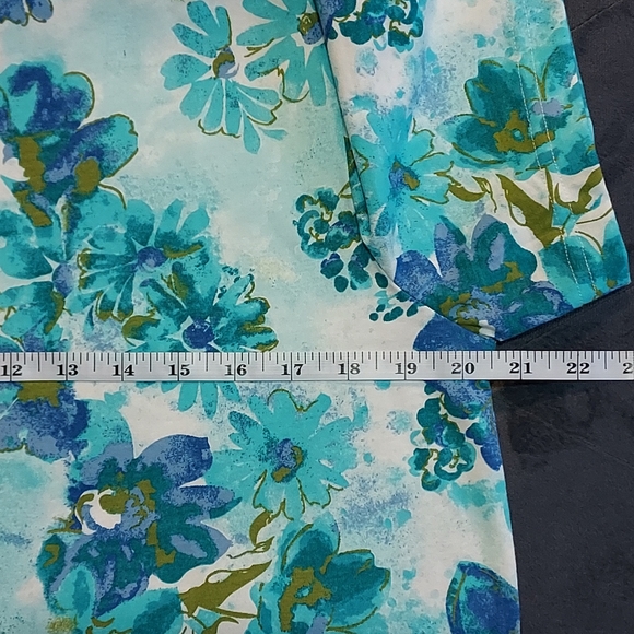 Blair, size M, floral tee, NWOT - Picture 4 of 6